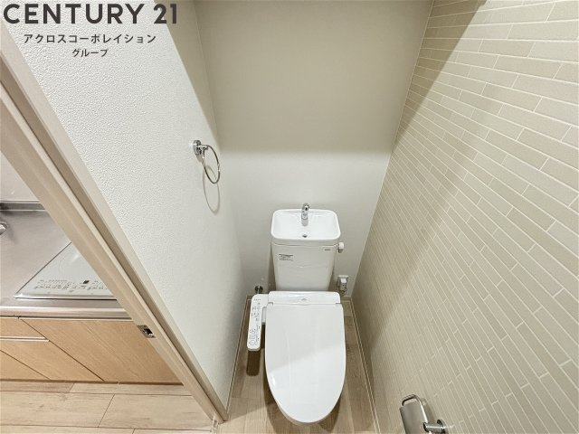 温水洗浄便座機能付きのトイレです♪