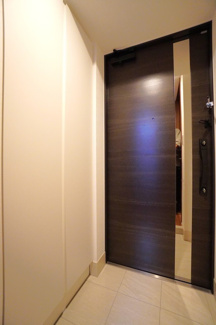 【玄関】 | ベルファース八丁堀Ｗｅｓｔ | ※写真は同タイプ住戸です。