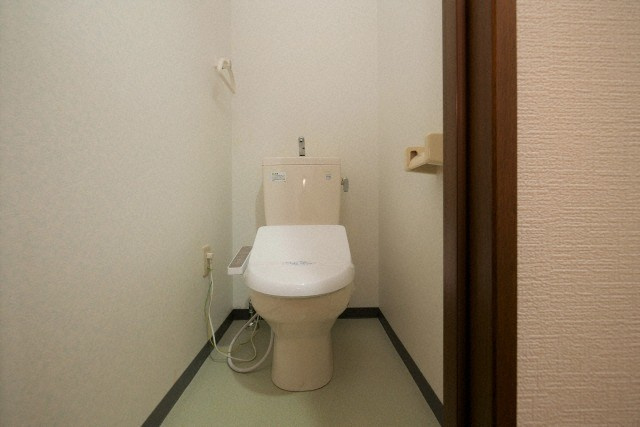 大阪市都島区都島北通２丁目の賃貸マンションのトイレ