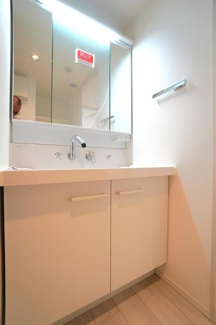 【洗面所】 | ＳＯＬＡＳＩＡｒｅｓｉｄｅｎｃｅ亀戸 | ※写真は同タイプ住戸です。