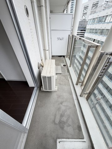 URBAN FLATS中之島 (旧 LaDouceur中之島)のバルコニー
