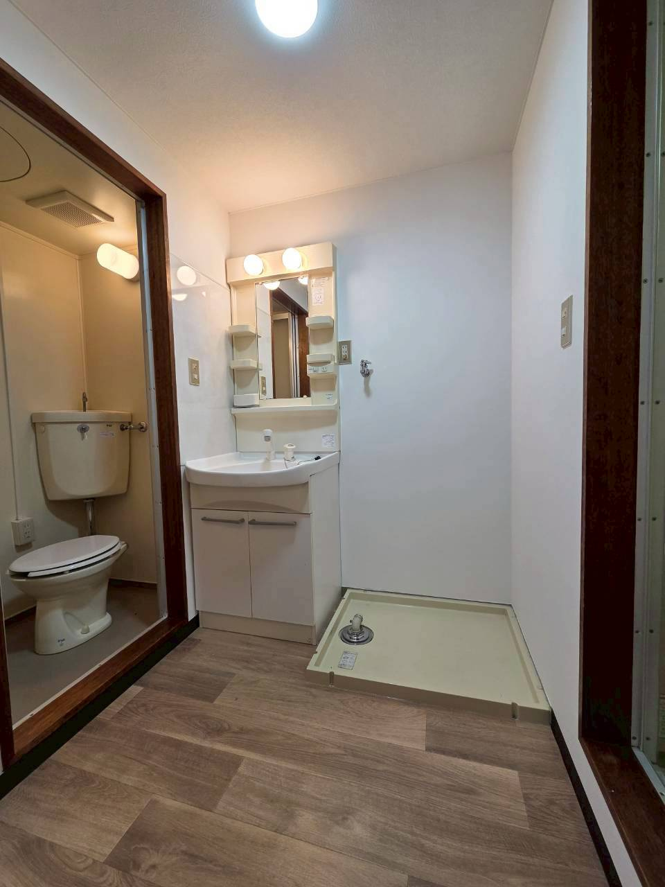 大栄マンション鶴ケ岱の洗面所