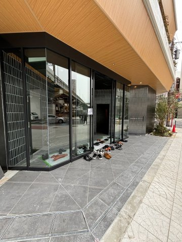 コンフォリア・リヴ本町ＷＥＳＴ Ｑのエントランス