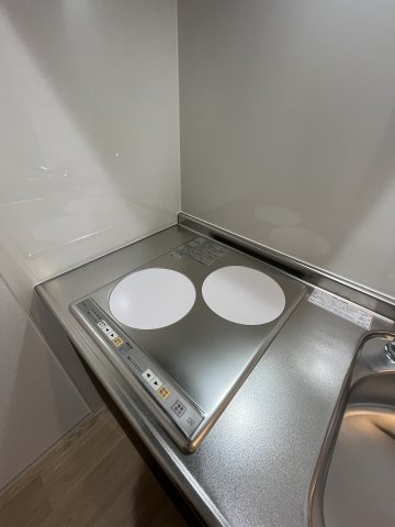 壁付けキッチンでスペースを有効活用できます！