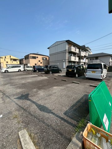 ハーモニーマンション E棟の駐車場