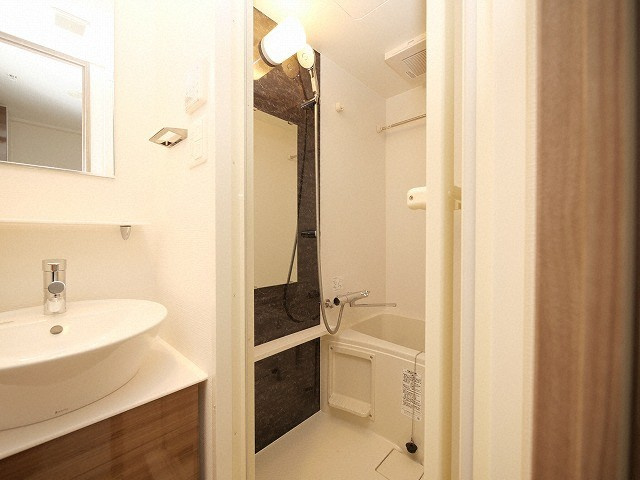 大阪市都島区中野町５丁目の賃貸マンションの浴室