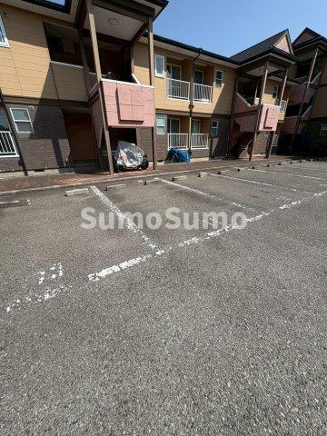 ロイヤルコート南別府　B棟の駐車場|駐車場完備です