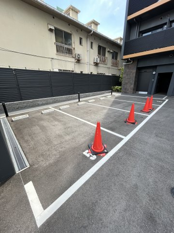 ワールドアイ難波City Gateの駐車場