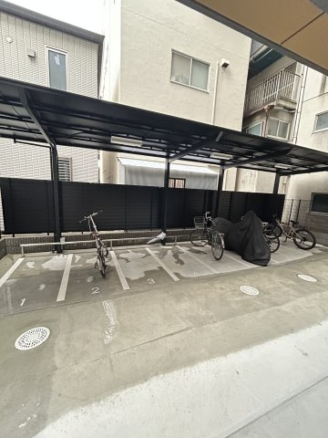 LiveCasa天満橋の駐車場