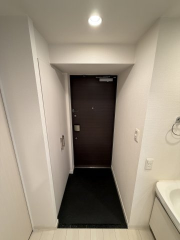 プレサンス本町ジョイスの玄関
