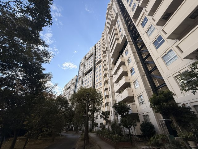 芦屋浜高層（若葉） 2号棟の外観