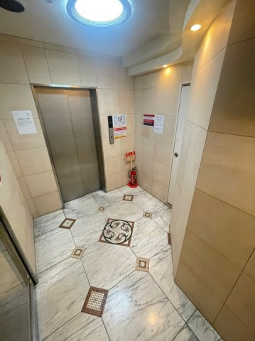 プレミアムAWAZAのロビー|建物の内部です
