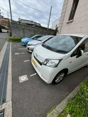 ラグゼ東三国Ⅱの駐車場