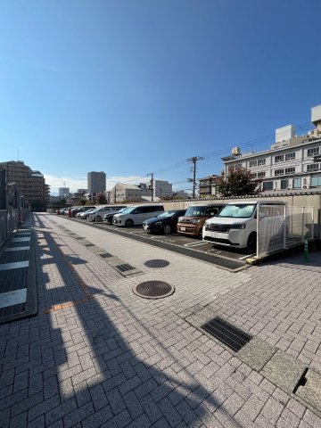 ＵＲルネシティ西宮津門の駐車場