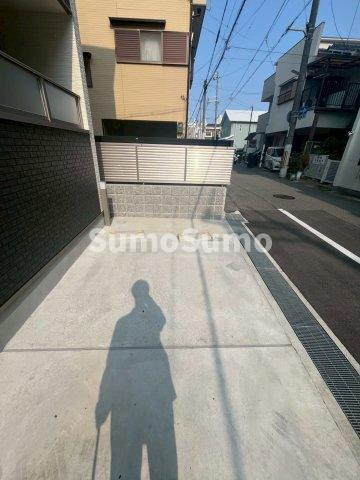 レクエルド東難波の駐車場