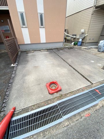 ベルリード宝塚の駐車場