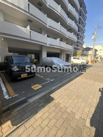 ルクレ新大阪レジデンスの駐車場|駐車場に車を止められます