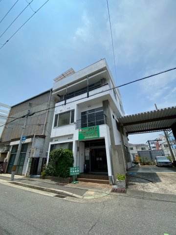 みくらビルのエントランス