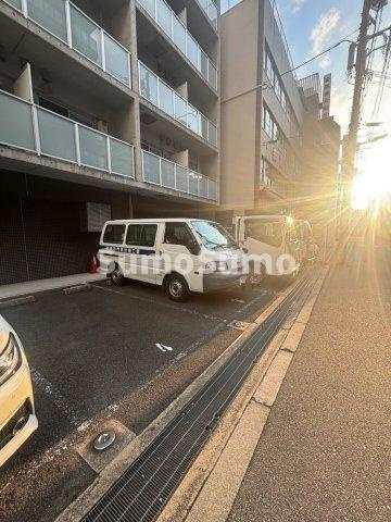 ルクレ新町レジデンスの駐車場