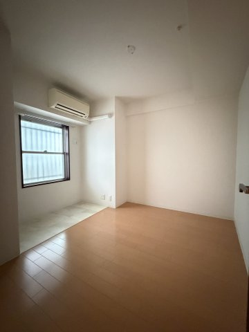 URBAN FLATS中之島 (旧 LaDouceur中之島)の寝室|落ち着いて過ごせるお部屋なので、寝室にいかがでしょうか