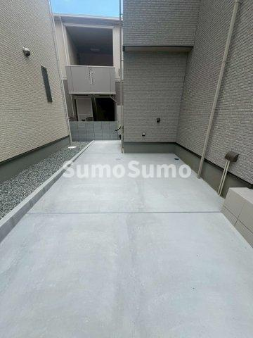 武庫之荘5丁目戸建B棟(南)の駐車場