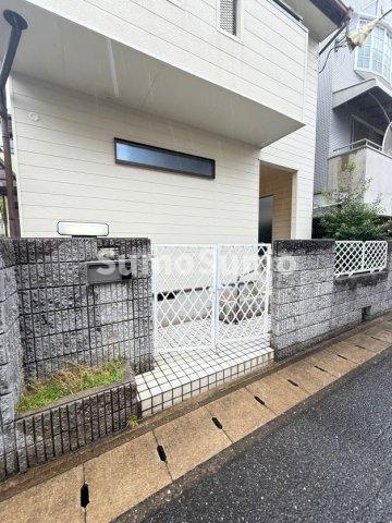 森南町戸建のエントランス