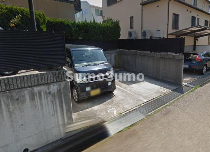 ルイーズ桃山の駐車場|駐車場があります