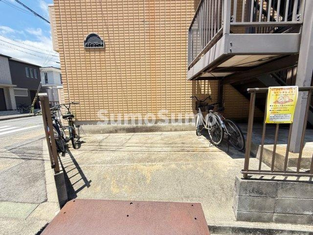 メゾンフローレの駐車場|駐車場に車を止められます