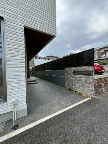 ロワゾブルー甲子園の駐車場