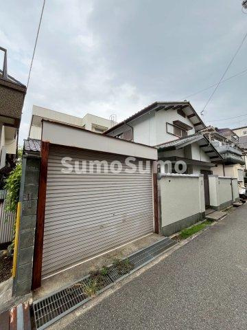 用海町2-25戸建の駐車場