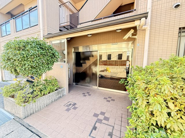 本山アネックスのエントランス