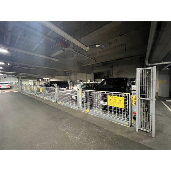 大阪市中央区南船場１丁目の事務所の駐車場