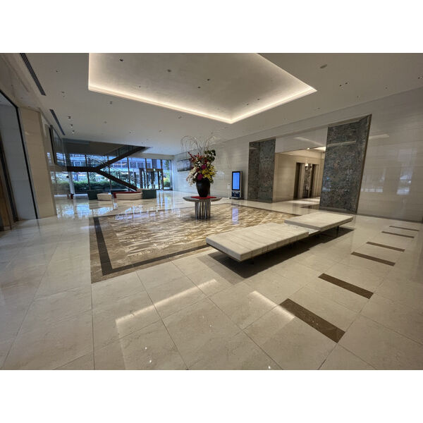 大阪市中央区南船場１丁目の事務所のロビー