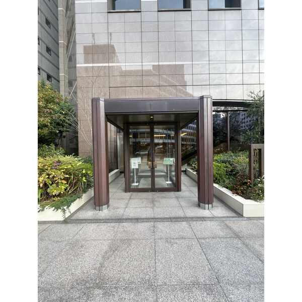 大阪市中央区南船場１丁目の事務所のエントランス
