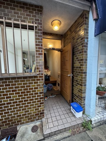 前池町貸家のエントランス