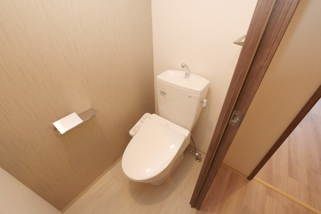 大阪市都島区都島本通４丁目の賃貸マンションのトイレ