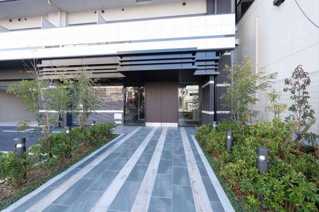 大阪市都島区都島本通４丁目の賃貸マンションのエントランス