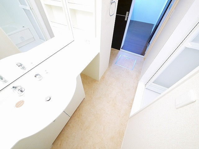 グランデュオ　Ⅱ番館の洗面所|広い洗面スペース