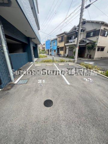 プレサンス新大阪イオリアの駐車場|駐車スペースもあります