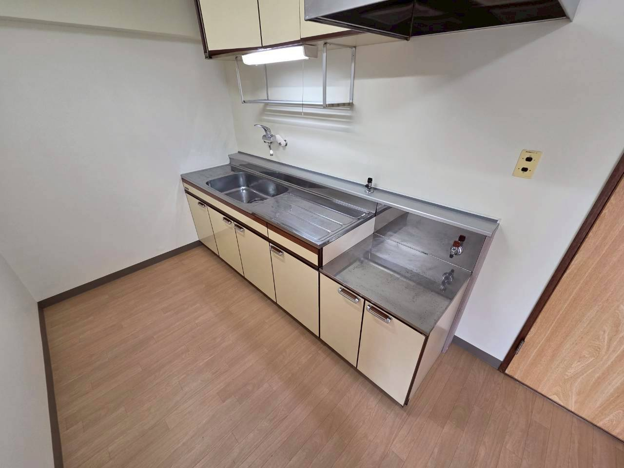 大栄マンション鶴ケ岱のキッチン