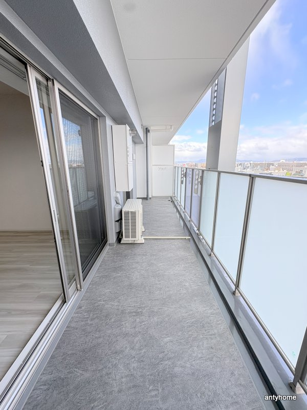 プレサンス東淀川駅前プローシェ　仲介手数料無料のバルコニー