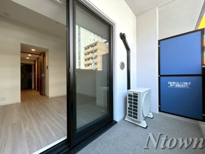 【バルコニー】 | S-RESIDENCE名駅北alesia(アレシア) | 外からの目が気にならないバルコニーで洗濯物が干せます