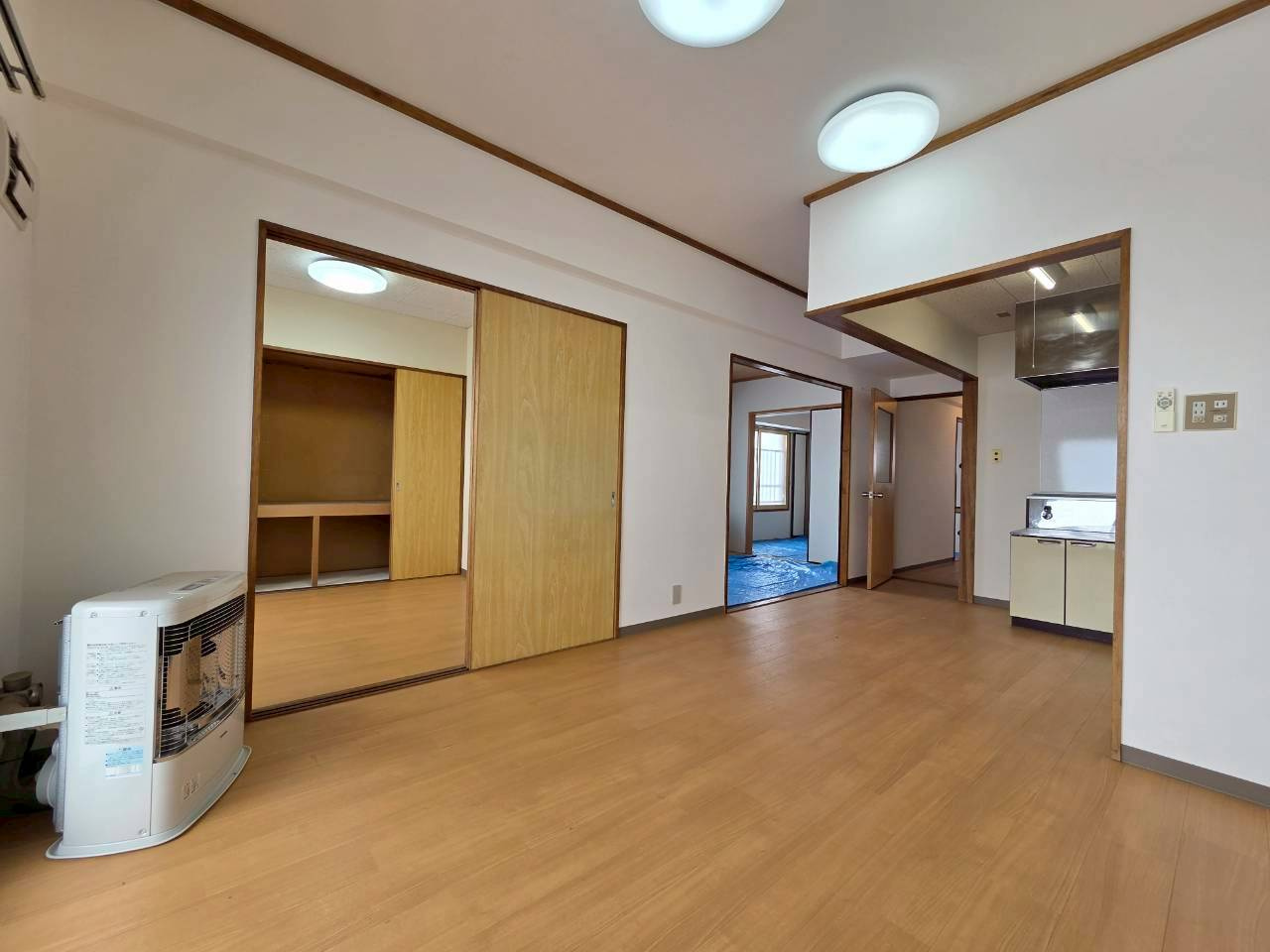大栄マンション鶴ケ岱の居間・リビング