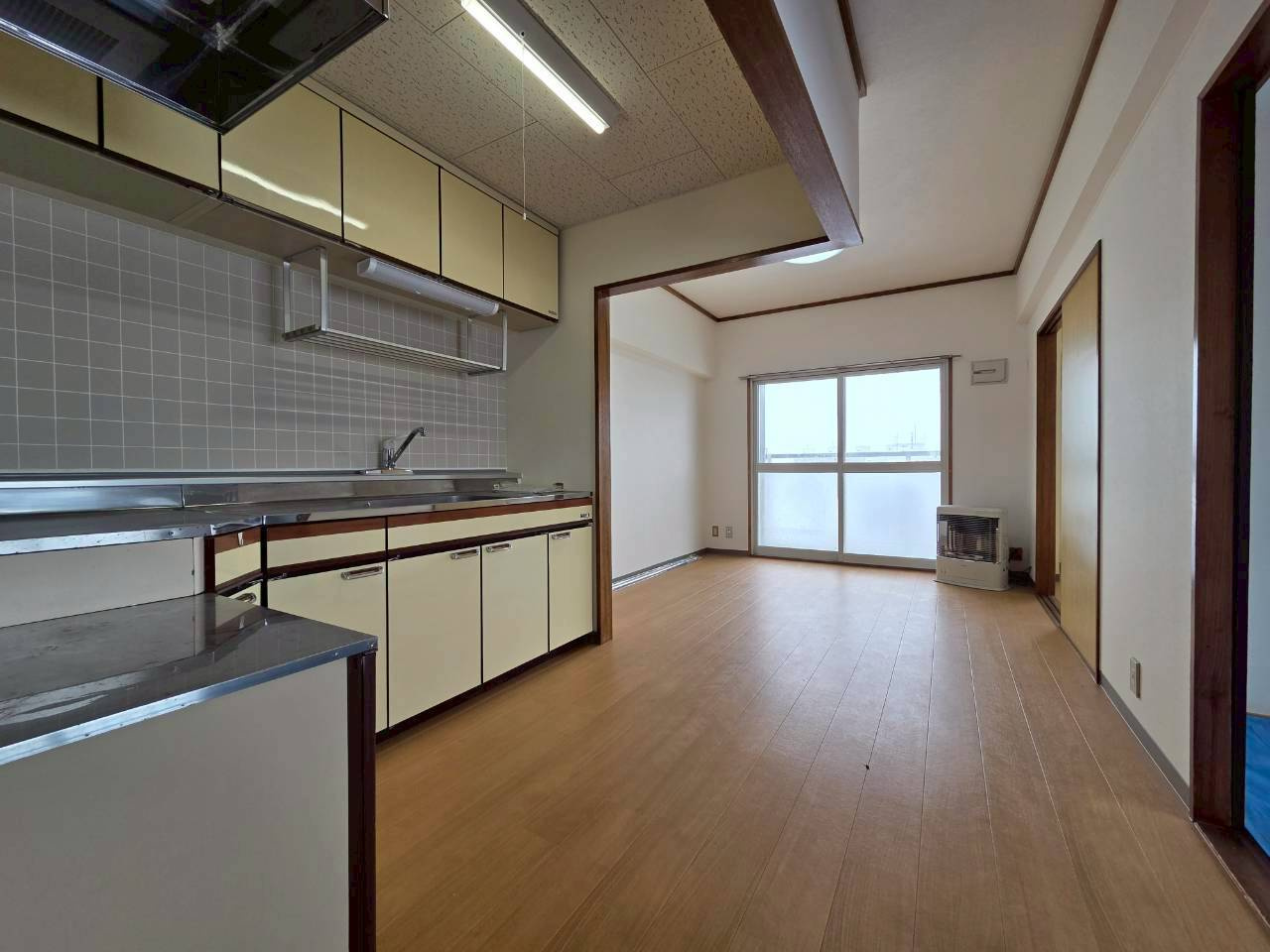 大栄マンション鶴ケ岱の居間・リビング