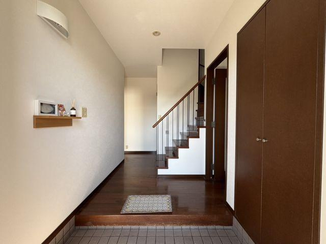 高知市みづき3丁目　中古戸建ての玄関