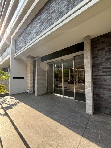 Dimora難波のエントランス