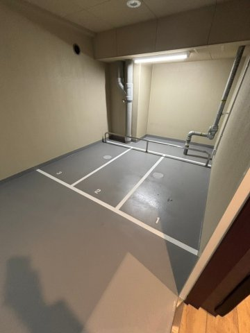 ドゥーエ南堀江（旧：アルティザ南堀江）の駐車場
