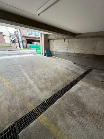 AGORA6の駐車場