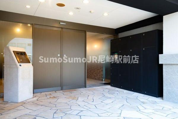 CITY　SPIRE十三東のエントランス|建物の内部です