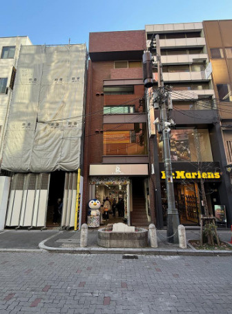 大阪市中央区心斎橋筋２丁目の店舗事務所の外観